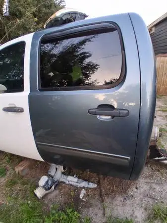 2011 sierra left rear door power complete