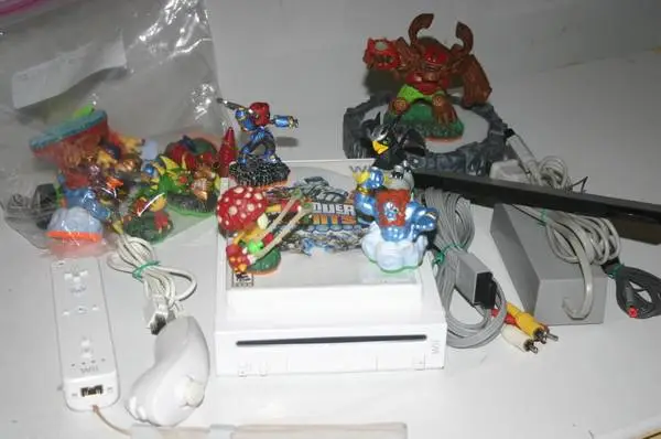 WII Skylanders Bundle And 13 Figures
