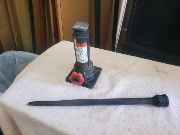Bottle jack
