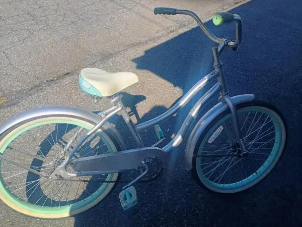 Huffy Cranbrook silver bike