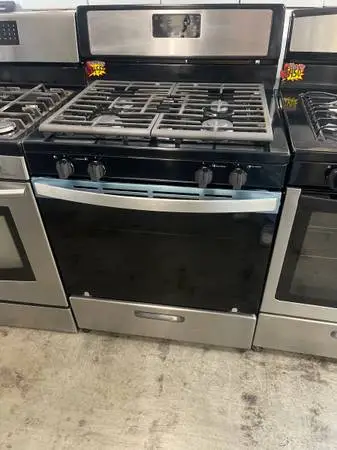 Whirlpool gas stove 4 burners