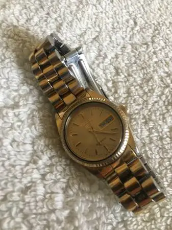 Ladies seiko automatic watch for repair or parts needs cleaning