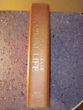Larousse Encyclopedia of Animal Life by Paul Hamlyn