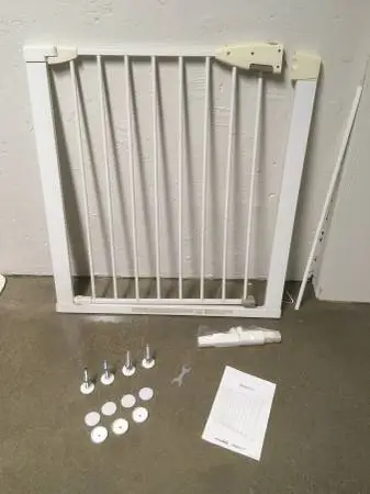 Munchkin Easy Close Pressure Mounted Baby Gate