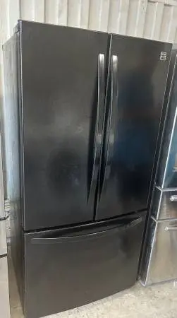 Black Kenmore refrigerator (33”) inch wide