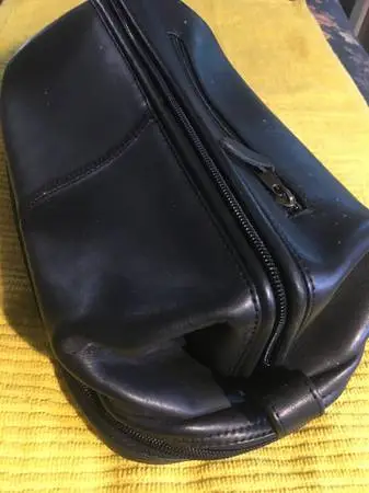 Unisex zip bag 💼 thick black leather