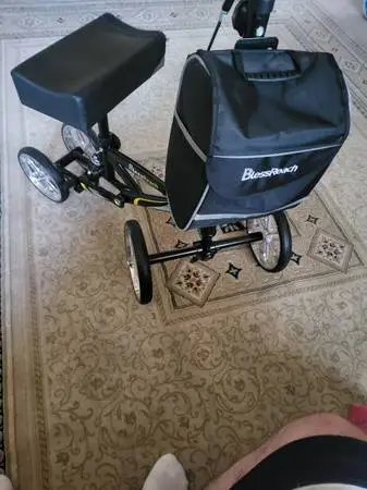 Knee scooter