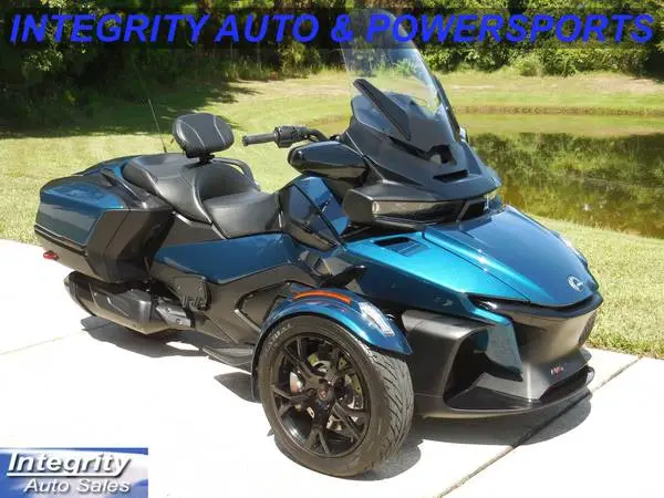 2021 CAN AM SPYDER RT SE-6 ONLY 3K MILES FLAWLESS SHAPE NO BS FEES!!!!