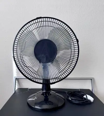 Table Fan 12”-inch Black Oscillating/3 Speeds by Mainstays (FT30-8MBB)