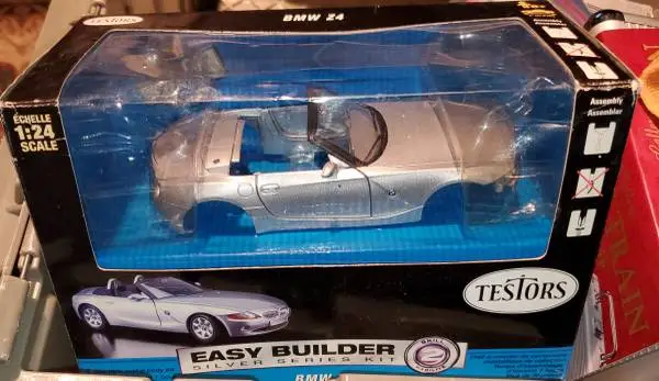 2003 Testors Easy Build BMW Z4