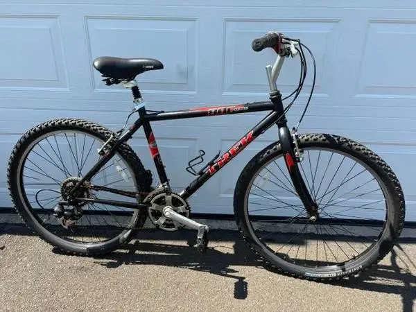 TREK 800 SPORT *Good Cond.* From Berlin Bicycle*