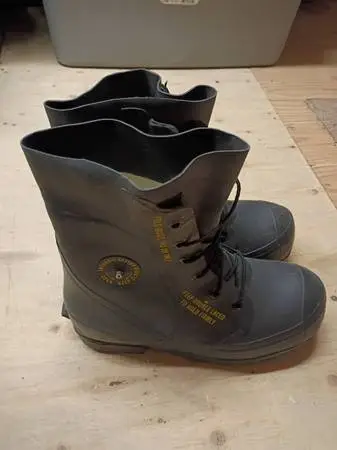 Black Bunny Boots size 10R, The Ultimate Cold Weather Boot