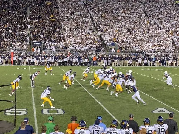 FALL FOLIAGE HOMECOMING FOOTBALL PACKAGE - WISCONSIN September 26