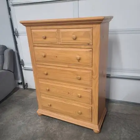 Beautiful Broyhill Tallboy Dresser