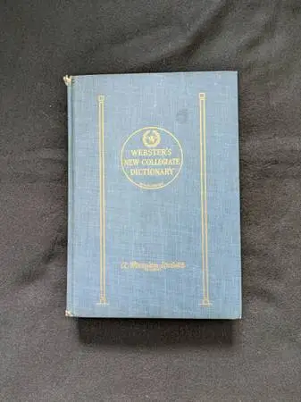 Websters New Collegiate Dictionary, copyright 1960, Hard Cover, Made