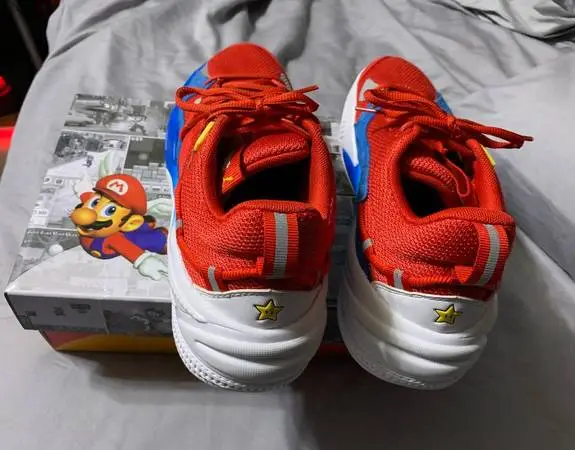 Super Mario Brothers rare puma shoes size 7.5 boys -