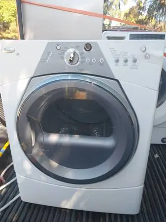 Whirlpool front load GAS dryer. Works great