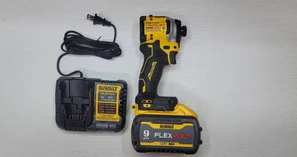 DEWALT 20V DCF850 ATOMIC BRUSHLESS 3-SPEED IMPACT 9ah BATTERY