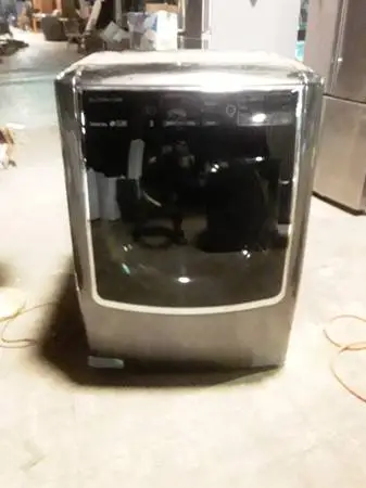 New Scratch-n-Dent LG Gas dryer 9.0 cu ft.Model#DLGX9501K.