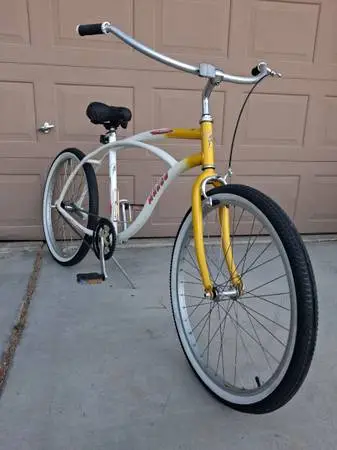 Like New Mens Beach Cruiser Bike PRICE Is FIRM