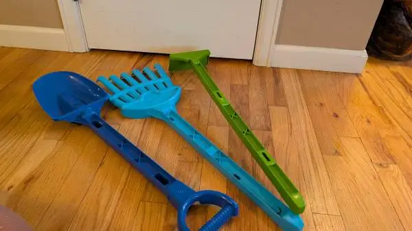 American Plastic Toys Childrens 3-Piece with Kids Shovel, Rake, Hoe
