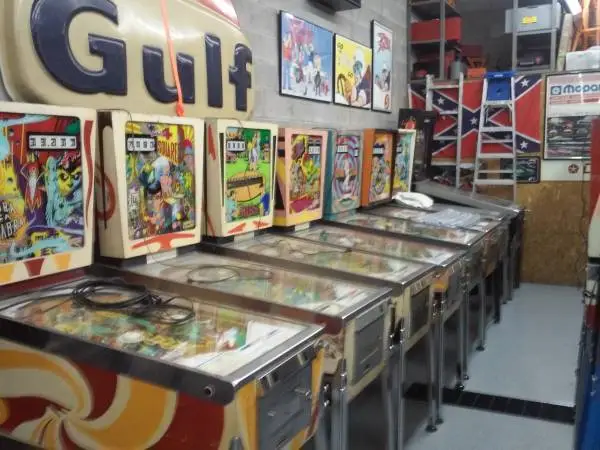 Collector looking to buy Gottlieb Wedge Head Pinball Machines