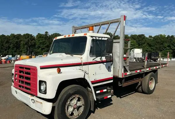 1988 International S1754 14 Flatbed