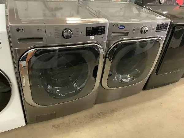 **LG GRAPHITE GRAY JUMBO FRONT LOAD, ELECTRIC WASHER DRYER SET**