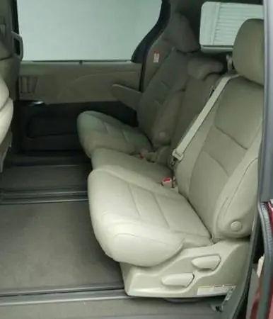 Leather like new seats - for 2002 toyota sienna xle -considering offer