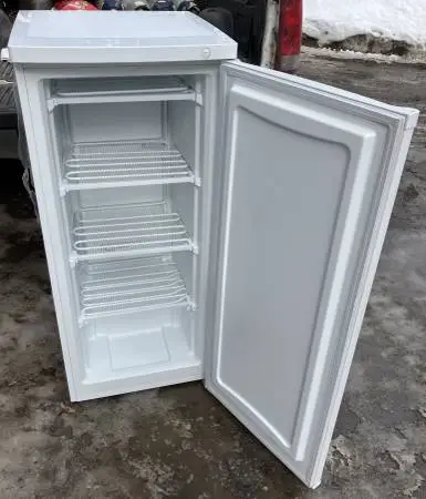 KENMORE 5 CU FT UPRIGHT FREEZER - NEW!!