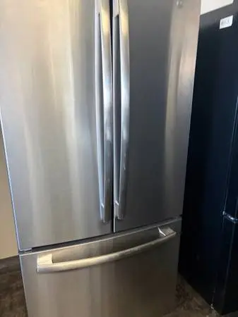 32 5/8 Wide Counter Depth GE Stainless French Door Refrig *Water/Ice