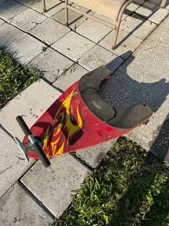 Land Shark kneeboard scooter