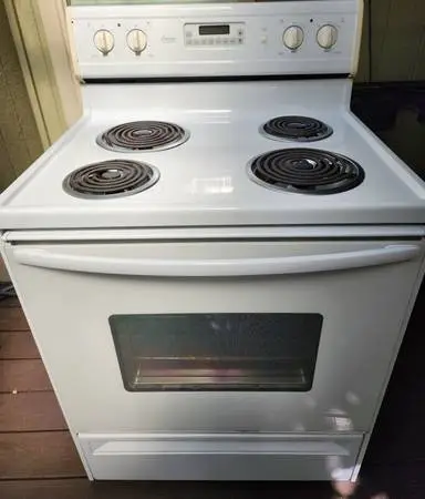 * Amana electric Stove/oven/range *
