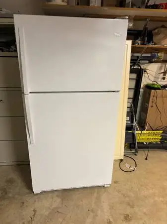 Refrigerator  21 CF.