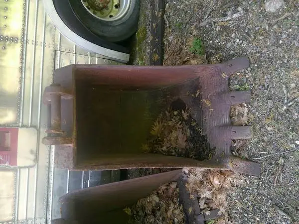 5 as new 24 excavator buckets with offset ears 24k-28k weight