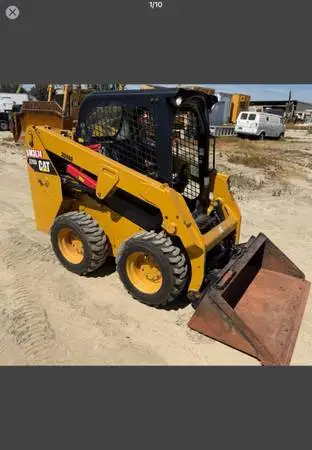 2018 Cat 226D skidsteer loader 1.5k orig hrs. Aux hydraulic, new tires vgood con
