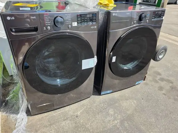 New ! Lg thinq steam front load washer and gas dryer
