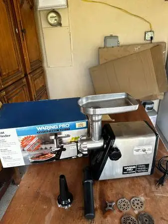 Meat grinder