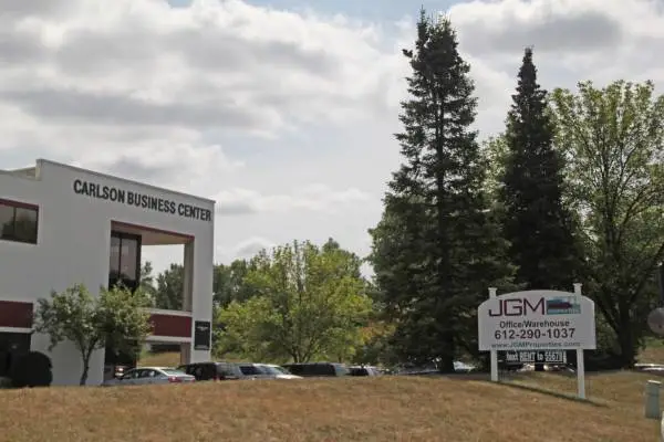 --- Eden Prairie Office Space for Rent - Free Conference ---