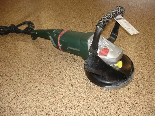 Metabo 7 Angle Grinder with Dust Shield