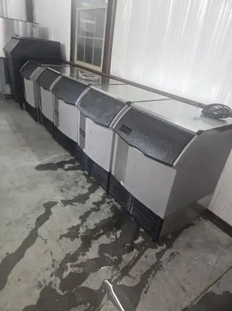 ICE O MATIC ICE MACHINES 200LBS LIKE NEW