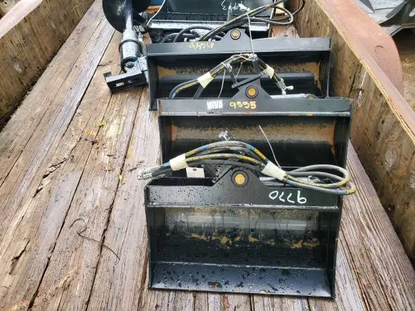 40 32 and 25 hydraulic tilt buckets