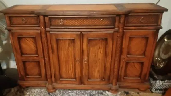 Beautiful Hardwood Cabinet In Excellent Condition!