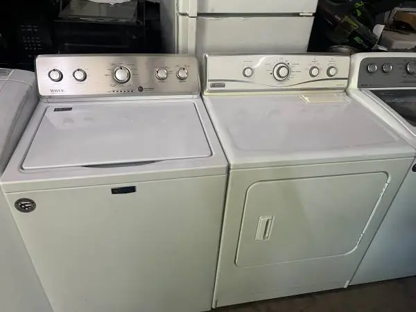 Washer dryer set