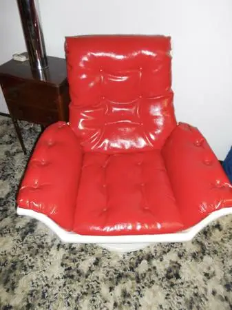 Vintage 60s/ 70s mod style swivel chairs