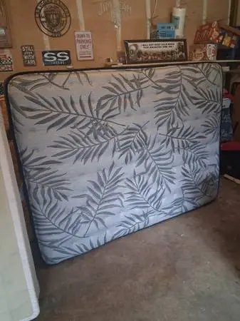 QUEEN SEALY MATTRESS & FRAME