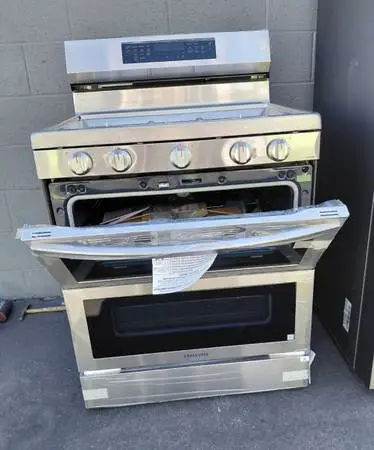 New ! Samsung stainless steel 5 burner Gas stove air fry