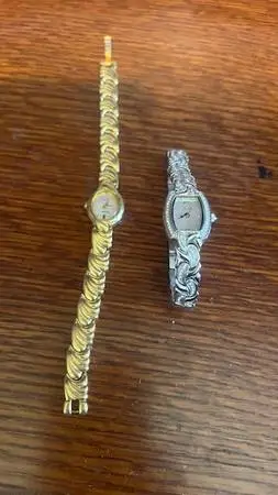 OLDER  WOMENS ELGIN WATCH