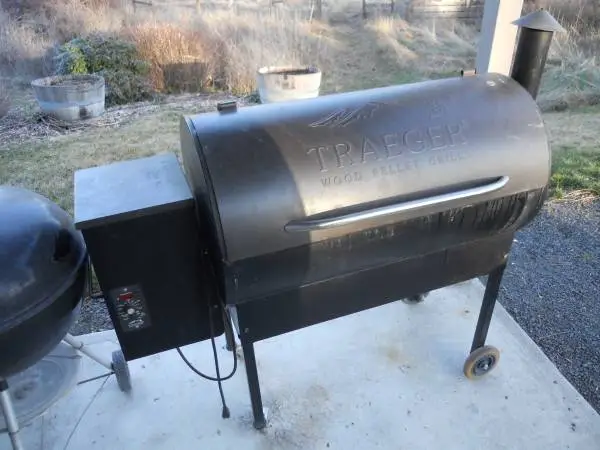Full Size Treager Pellet Grill 36” x 20” Surface, Great Condition