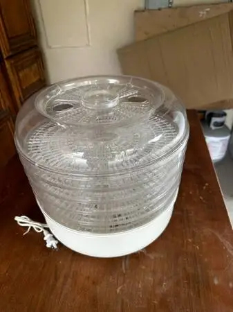 Food dehydrator